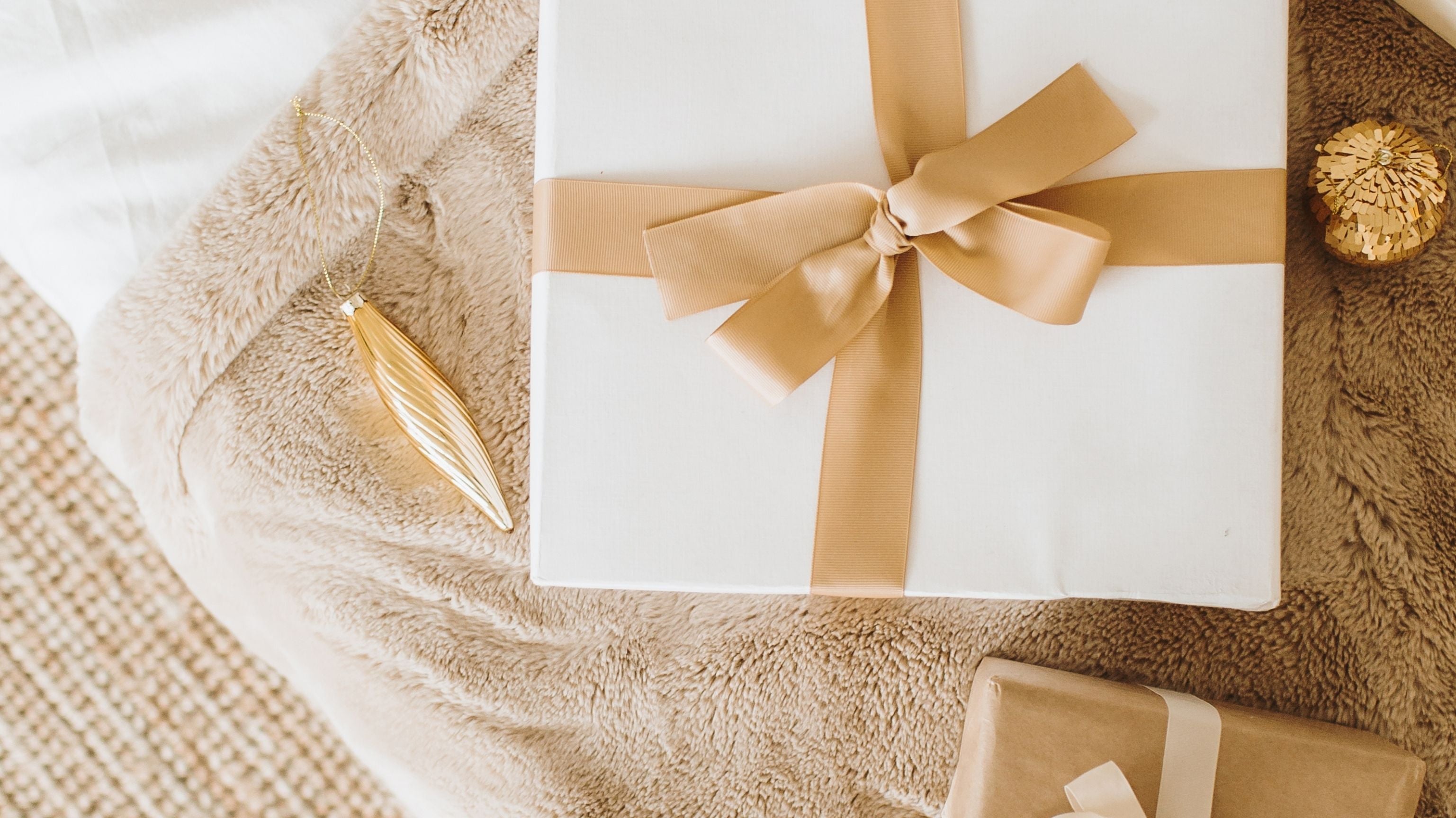 Gifts & Accessories